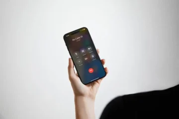 he Silence Unknown Senders setting in iOS 26 which redirects non-contacts to voicemail.