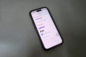 iPhone Mail account provider options