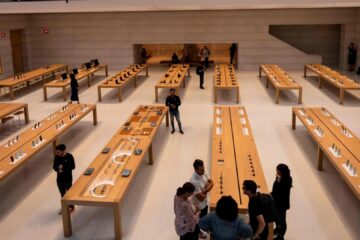 40-Members-of-Congress-Urge-Apple-to-Reverse-Closure-of-First-Unionized-US-Store