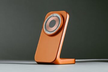 Nomad's Tracking Card Pro Fits Wallets Where AirTag Cannot — iPhone